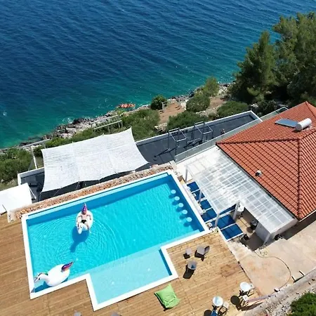 Seafront With Infinity Pool & Eleiko Gym Villa *